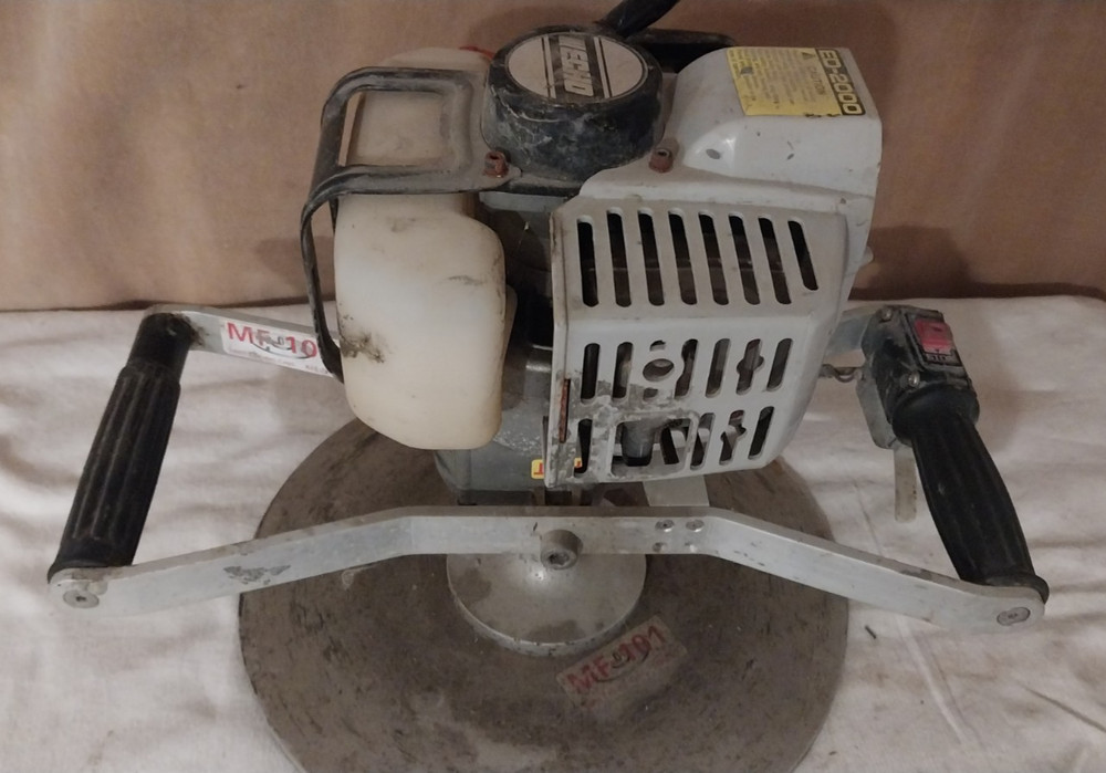 Echo ED-2000 Power Head With 12 Inch MF-101 Buffer/Trowel Head