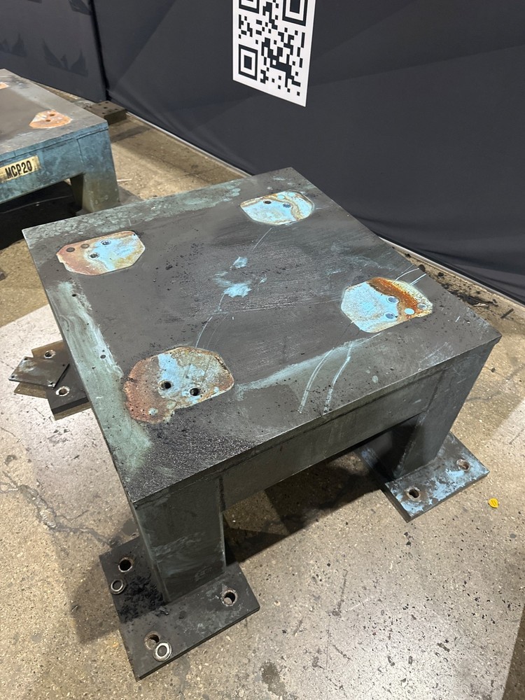 FANUC R2000IB ROBOT RISER 42 X 40 X 20 USED
