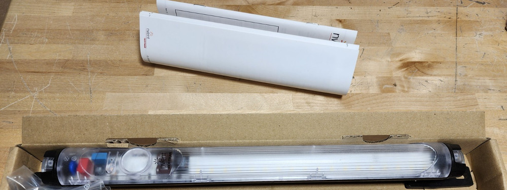 Hoffman NVent CEL550 Compact LED Light 24-240V *PI