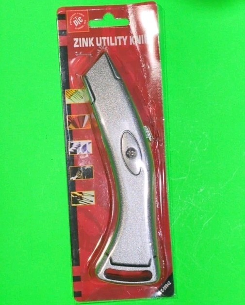NEW! RETRACTABLE UTILITY KNIFE, 4-POINT SNAP BLADE.