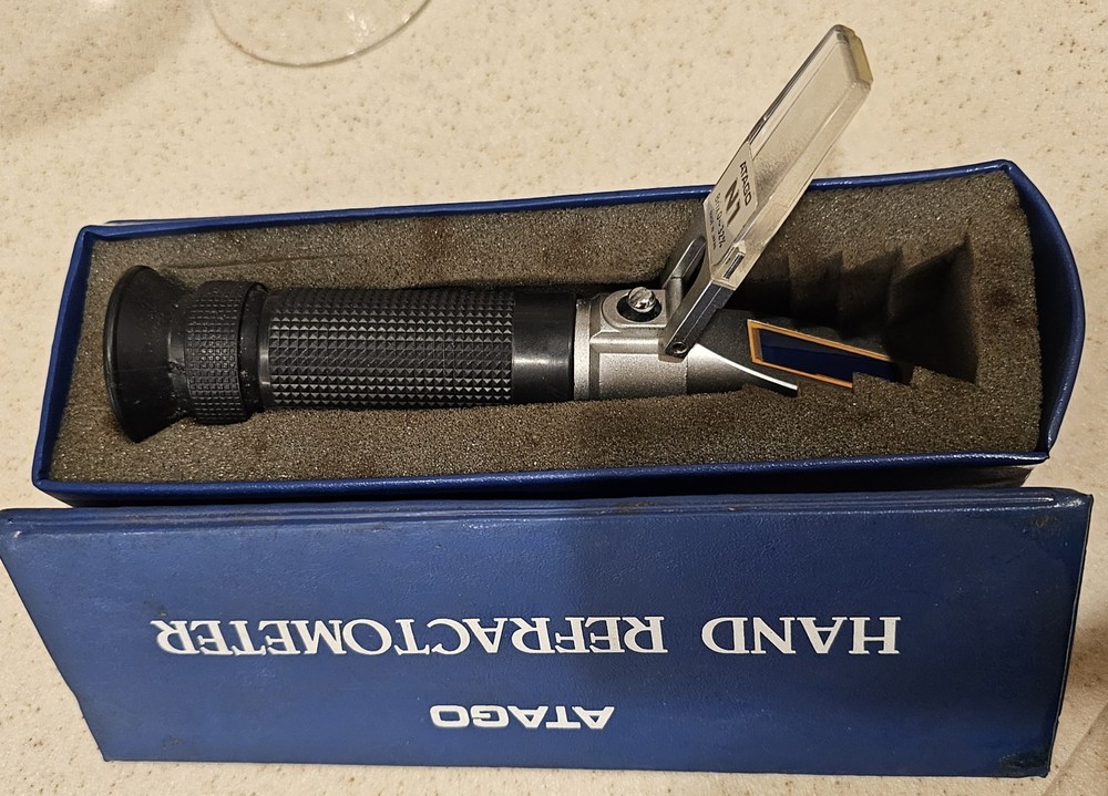 Atago N1 EBX Hand Refractometer  0-32%  Made In Japan Tool With Case