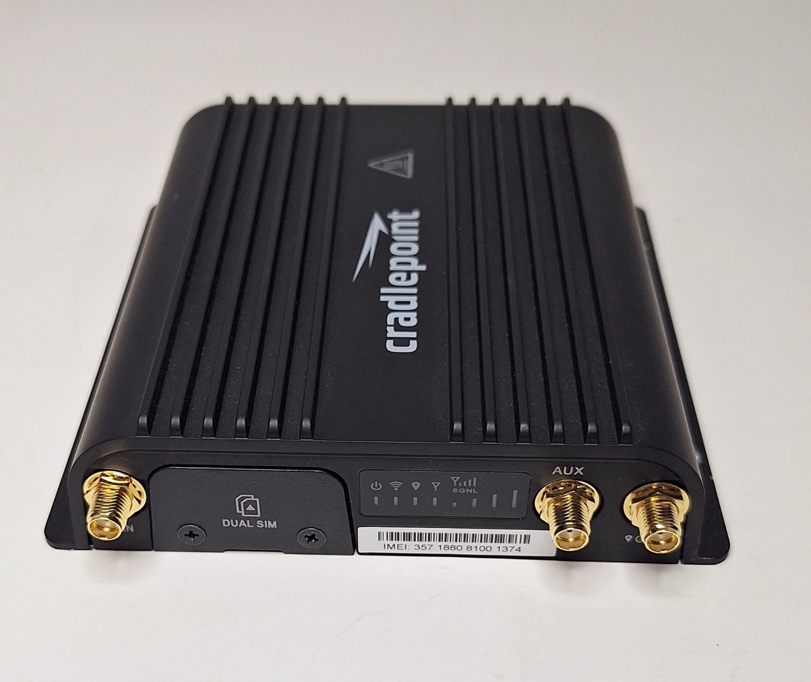 CradlePoint Ruggedized Cellular Router LTE 2.4GHz 5GHz 2GbE | IBR900-600M