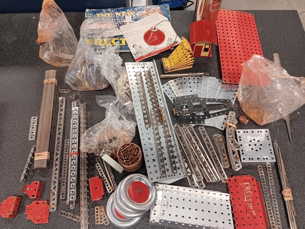 GILBERT ERECTOR NO. 8 1/2 (P17023596)