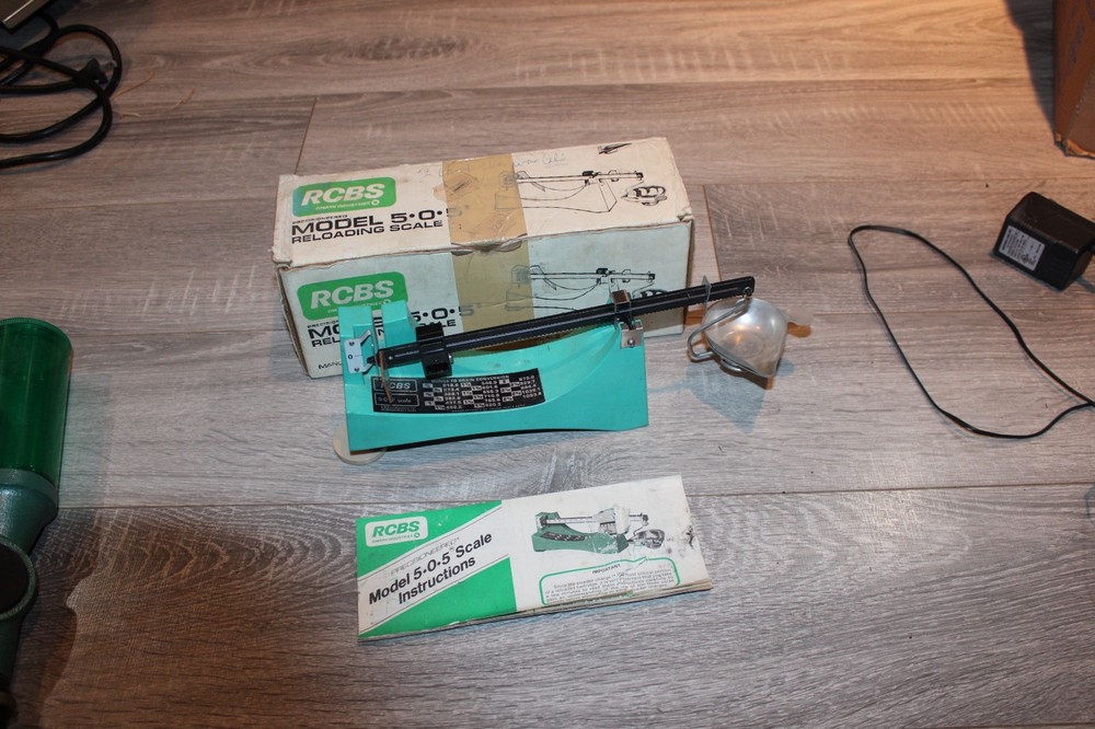 RCBS MODEL 505 POWDER / RELOADING SCALE 5-0-5
