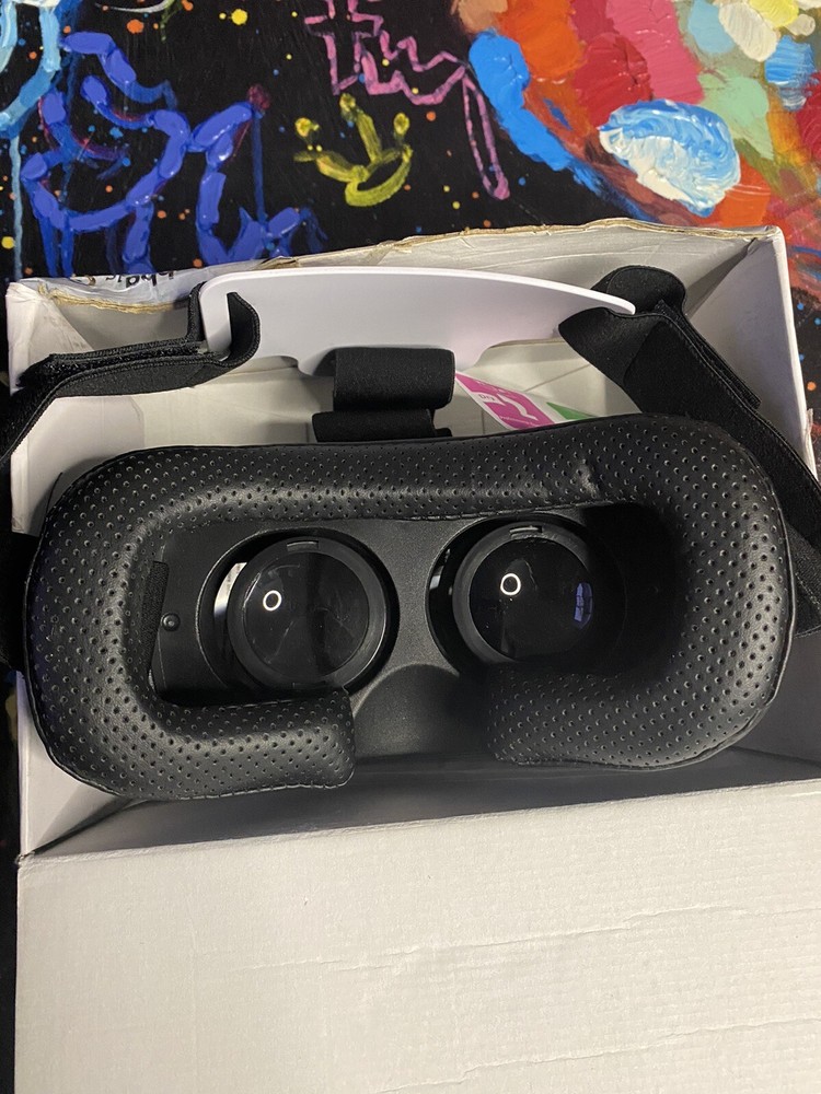 Gabba Goods Virtual Redlity Goggles (NEW OPEN BOX)