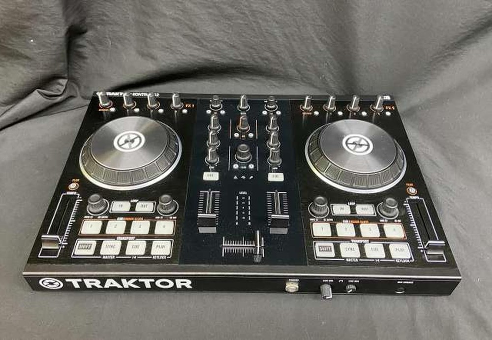 Native Instruments Kontrol S2 DJ Controller Professional Features New