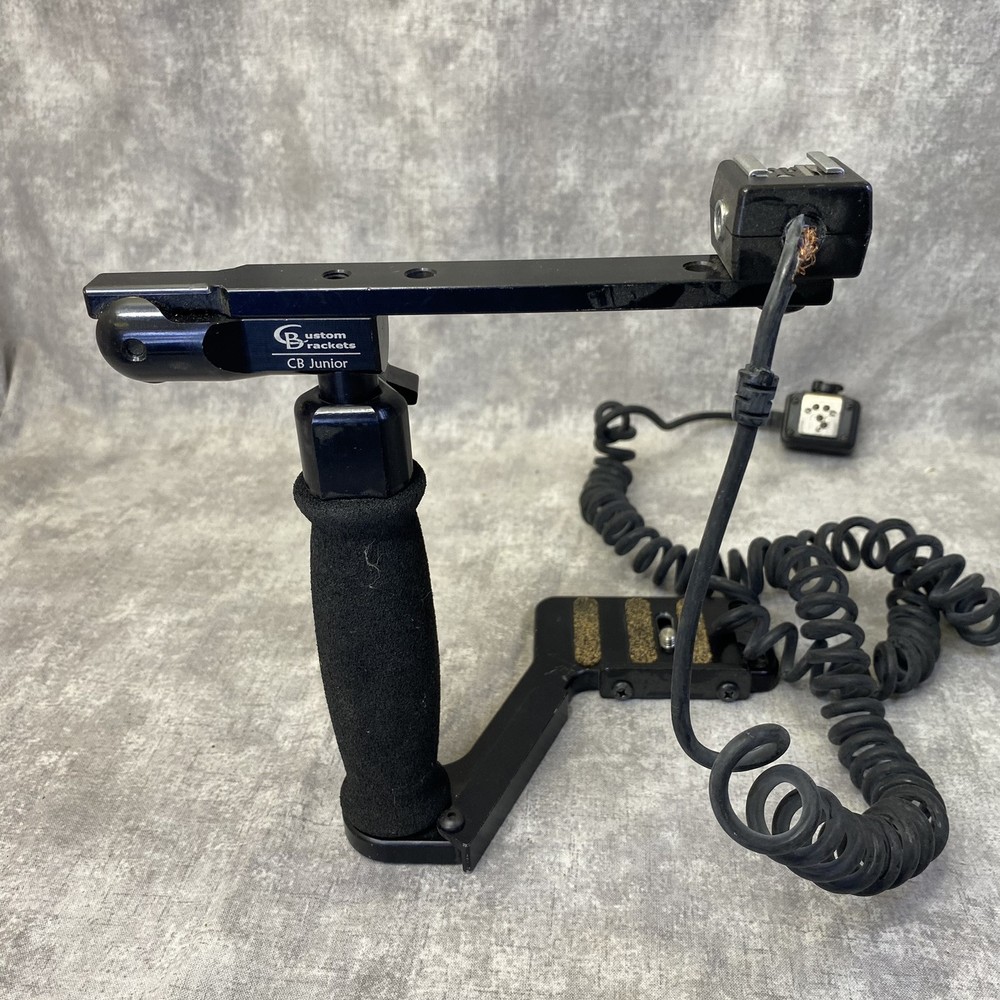 Custom Brackets CB Junior Flash Rotating Bracket Kit With Removable Nikon Cord