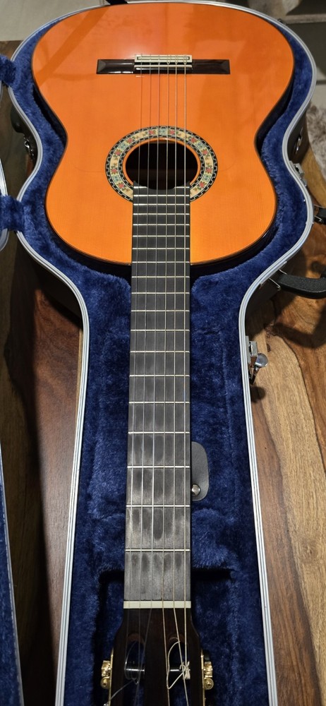 CONDE ATOCHA GUITAR