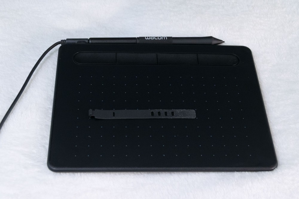 Wacom Intuos Graphics Tablet with Pen – CTL-4100 Wired Drawing Tablet