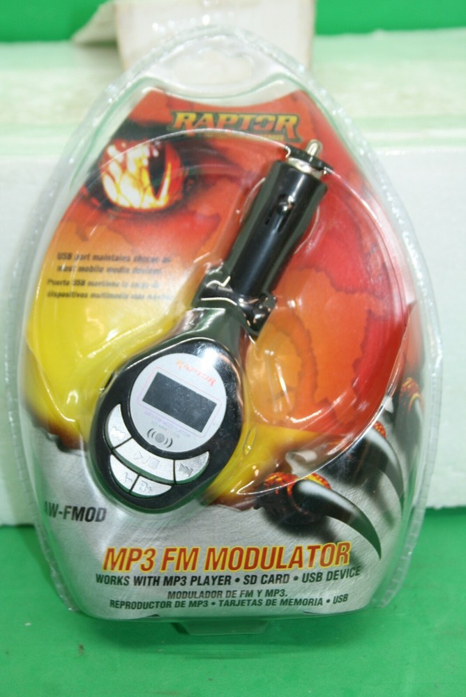 Raptor Wireless FM Modulator MP3 SD Card  USB Player AW-FMOD *