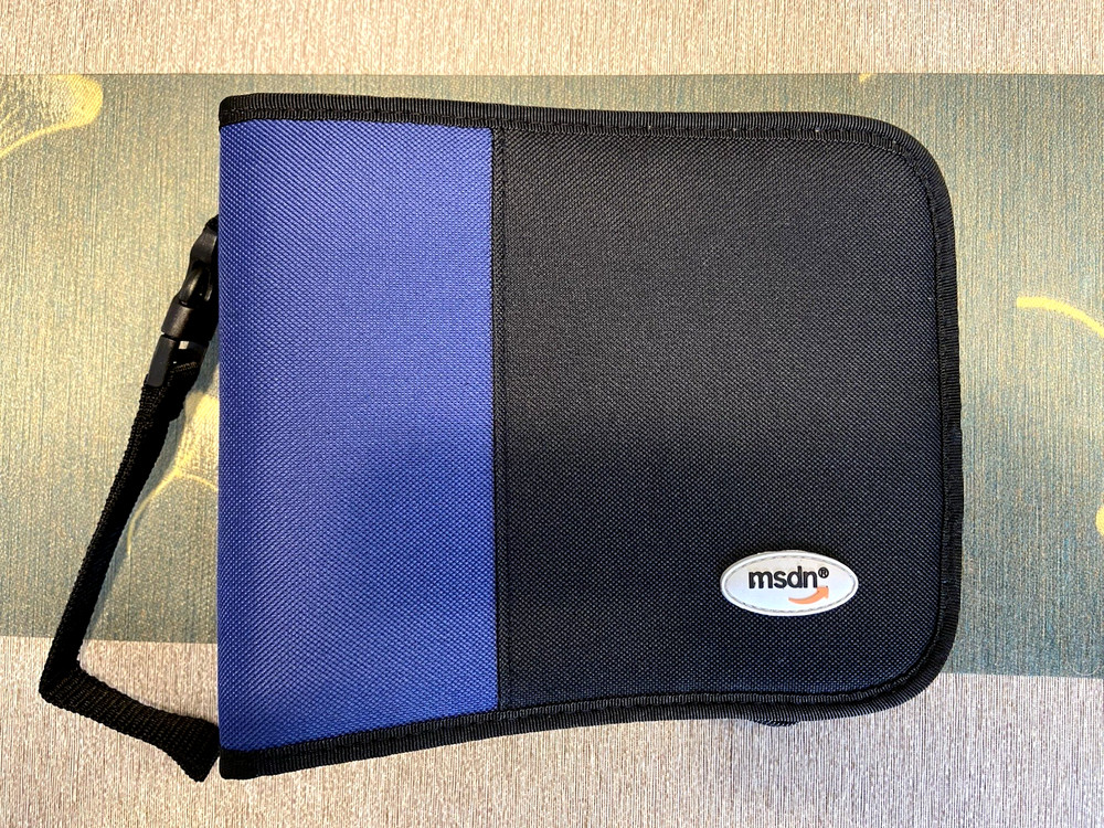 Microsoft MSDN CD DVD Carrying Case Wallet Black Blue Developer Tech Collectible