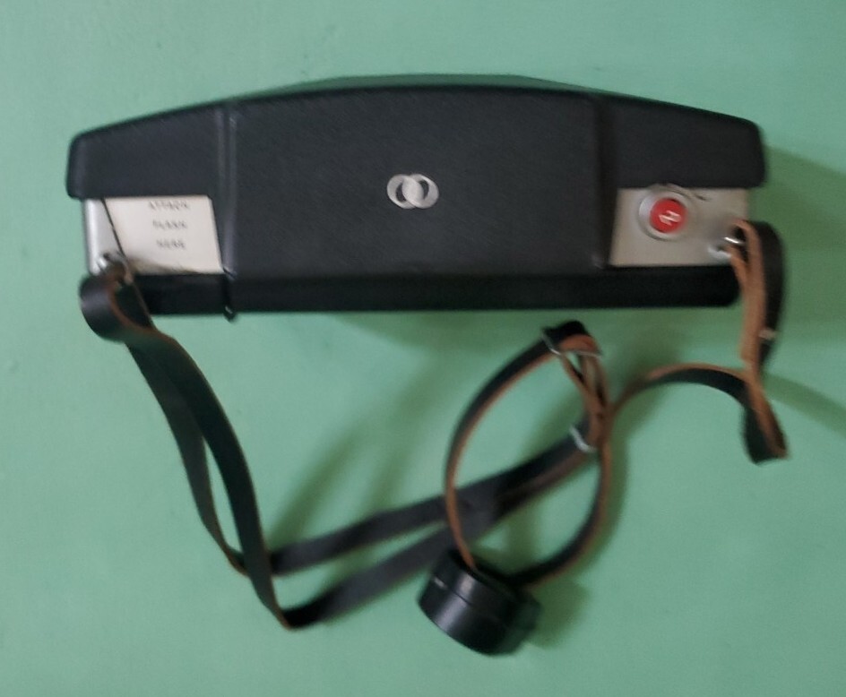 Polaroid Land Camera Automatic 100 Self Containing Plastic Case, Please Read