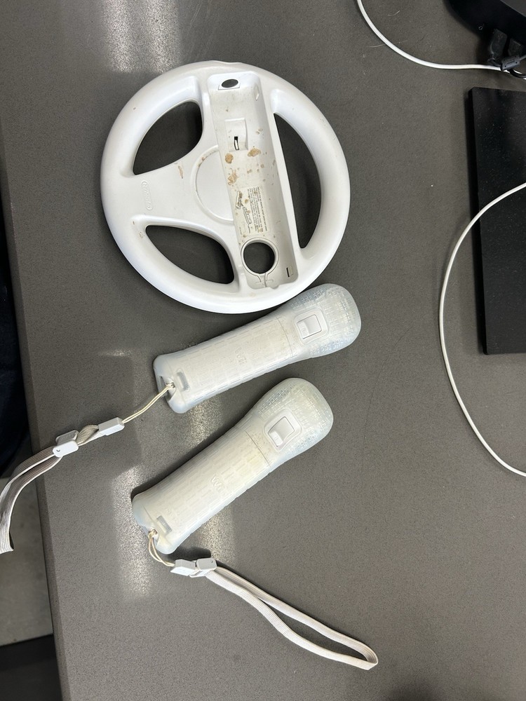 Nintendo Wii Remote Wireless Controllers White Wrist Straps + Wii WheelUNTESTED