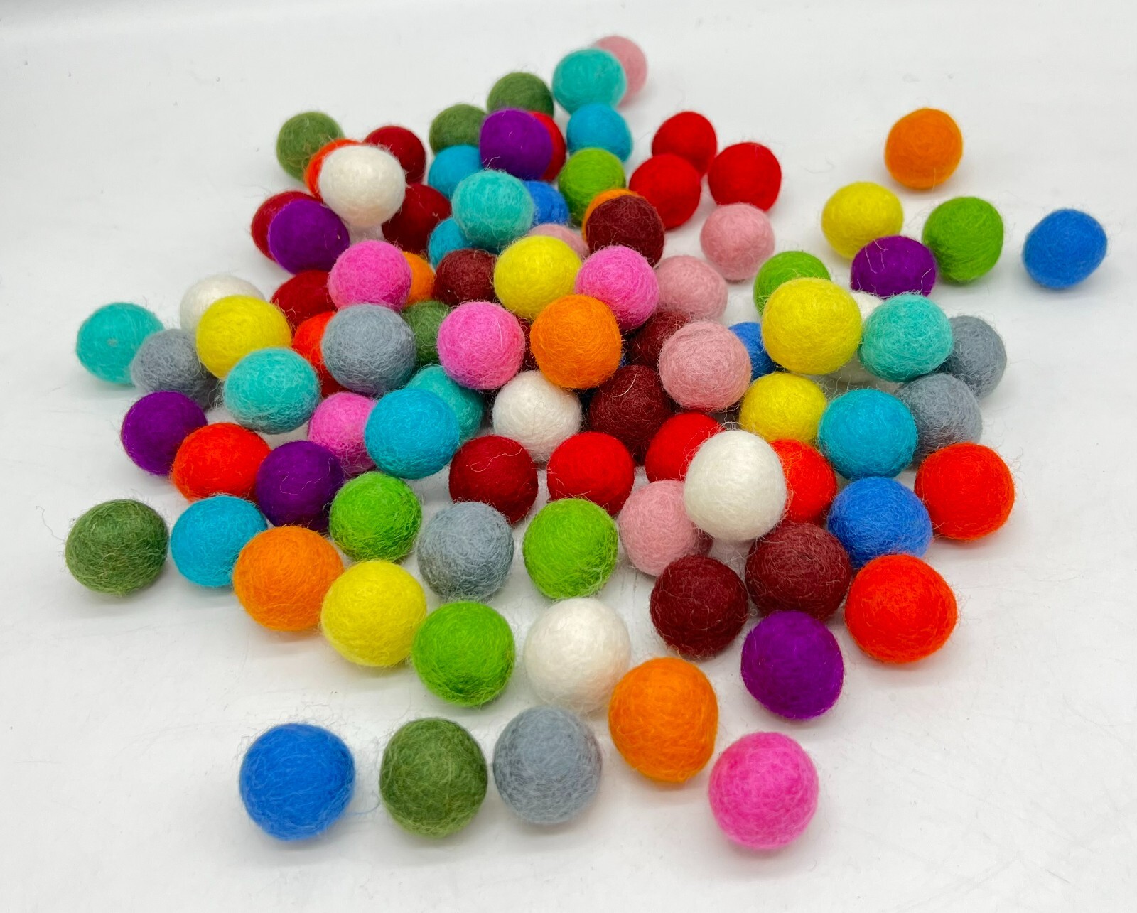 100 Pcs Mixed Colors Natural Felt Balls. 100% Wool Handcrafted 2.0 cm Wholesale