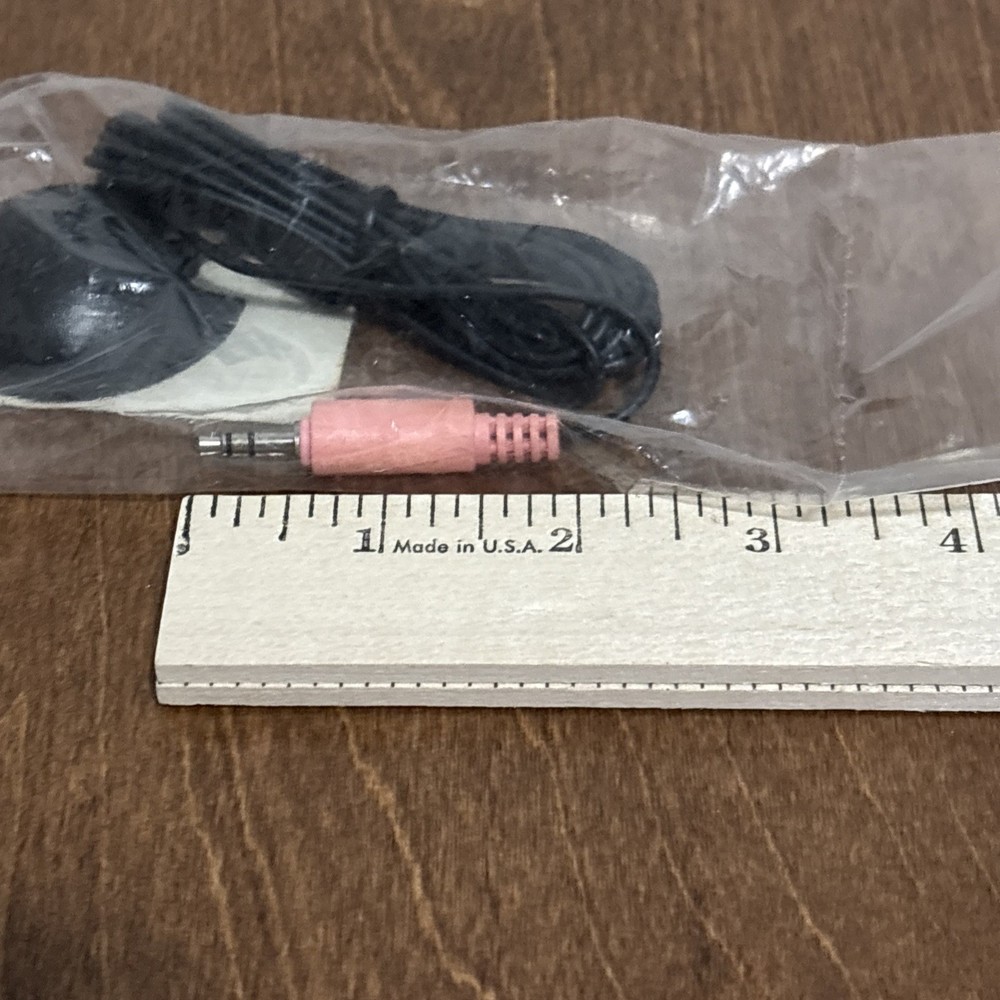 Labtec Model 7303 Wired Microphone 3.5mm Plug New In Plastic Bag