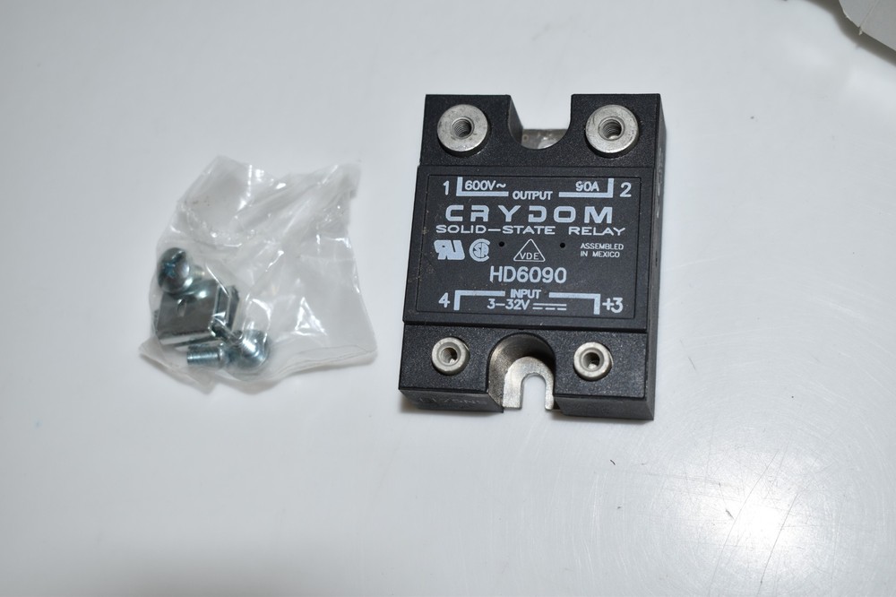 CRYDOM SOLID-STATE RELAY MODEL HD6090 NEW IN BOX (UCQ28)