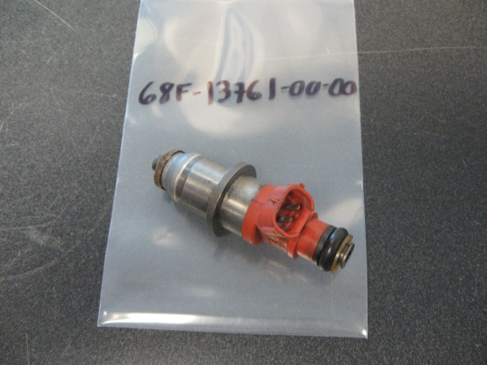 Yamaha Outboard 68F-13761-00-00 06 Z200 Fuel Injector Assy BIN0366