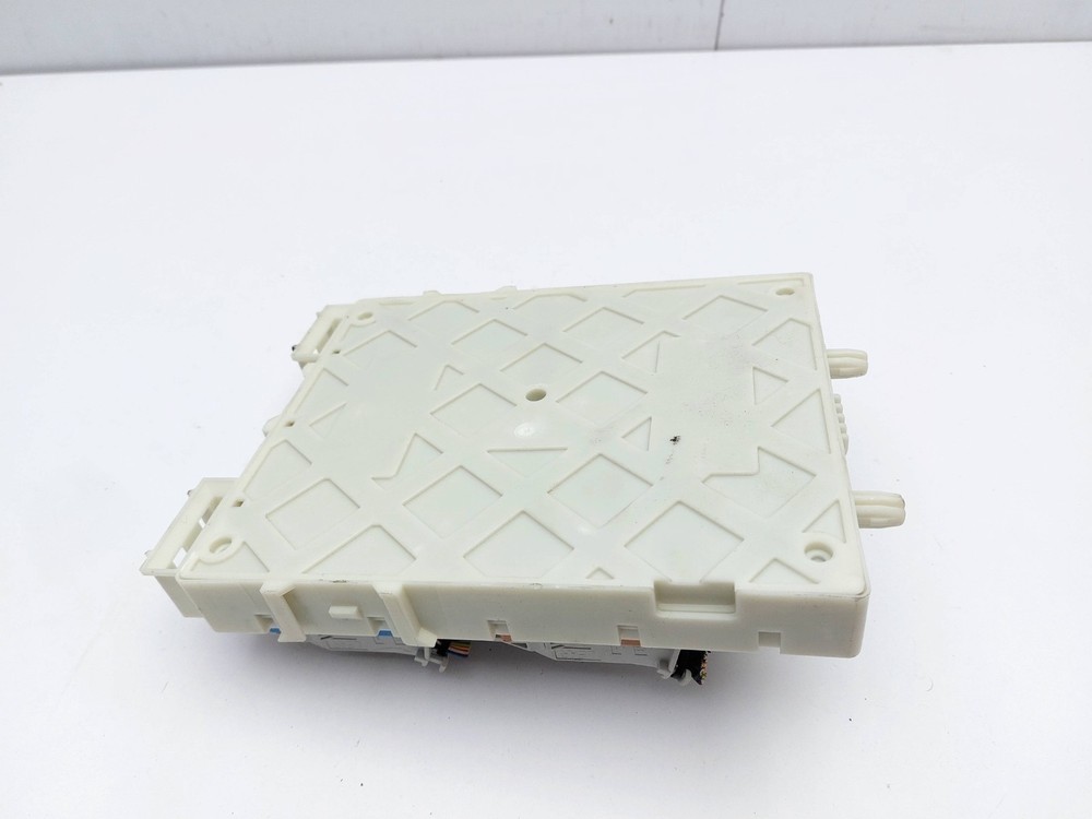 FUSE RELAY BOX 31453131 VOLVO V40 2016