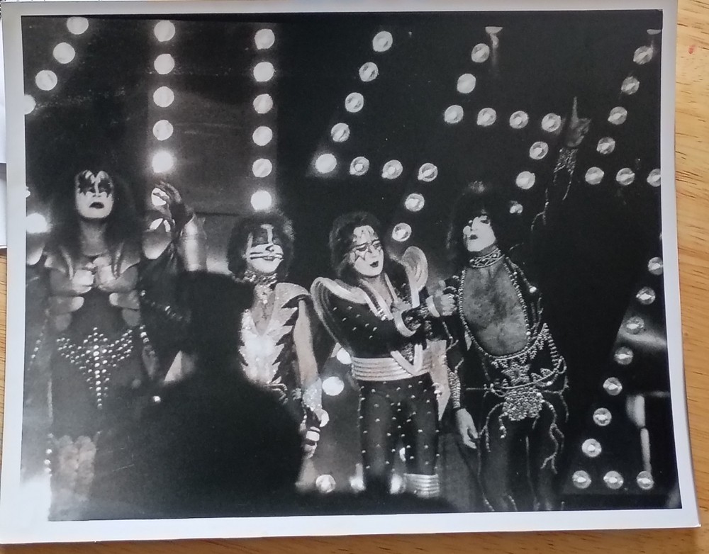 KISS Rare Orig 8x10" LIVE Photo, On Tour 1976 Concert Program, 4x5" Press Photo