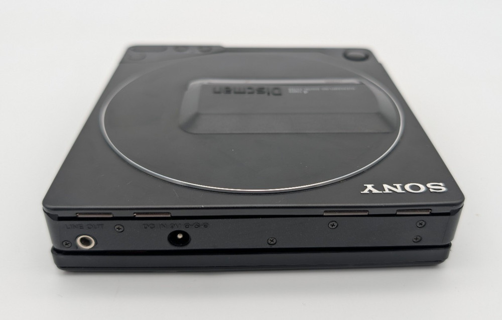 Sony D-25 Discman CD Player with BP 100 BATTERY PACK _ Nice Unit _ Not Working