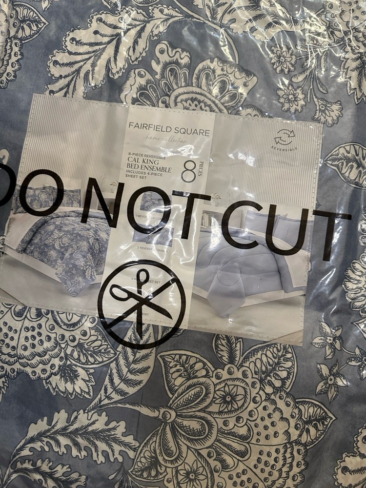 Cal King 8-Piece Reversible Bedding Set – Periwinkle Blue – New