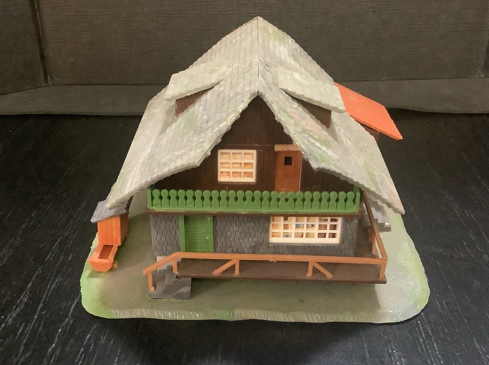 Faller Ams B-283 Forest House, Boxed #020719