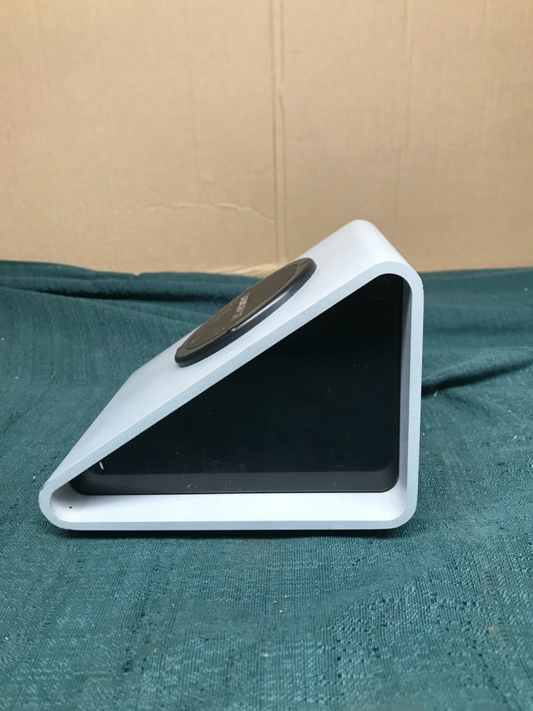iPort LaunchPort BaseStation iPad Stand - White