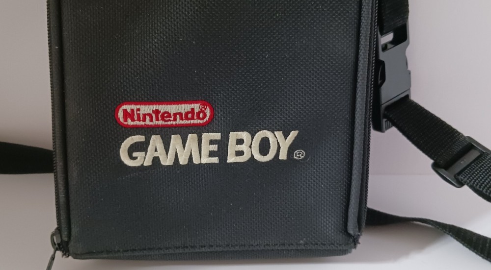 Nintendo Gameboy Carrying Case w Strap & Insert!!!! Nice!