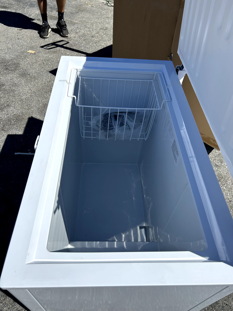 Kelvinator 36" Chest Freezer White 115 Volt