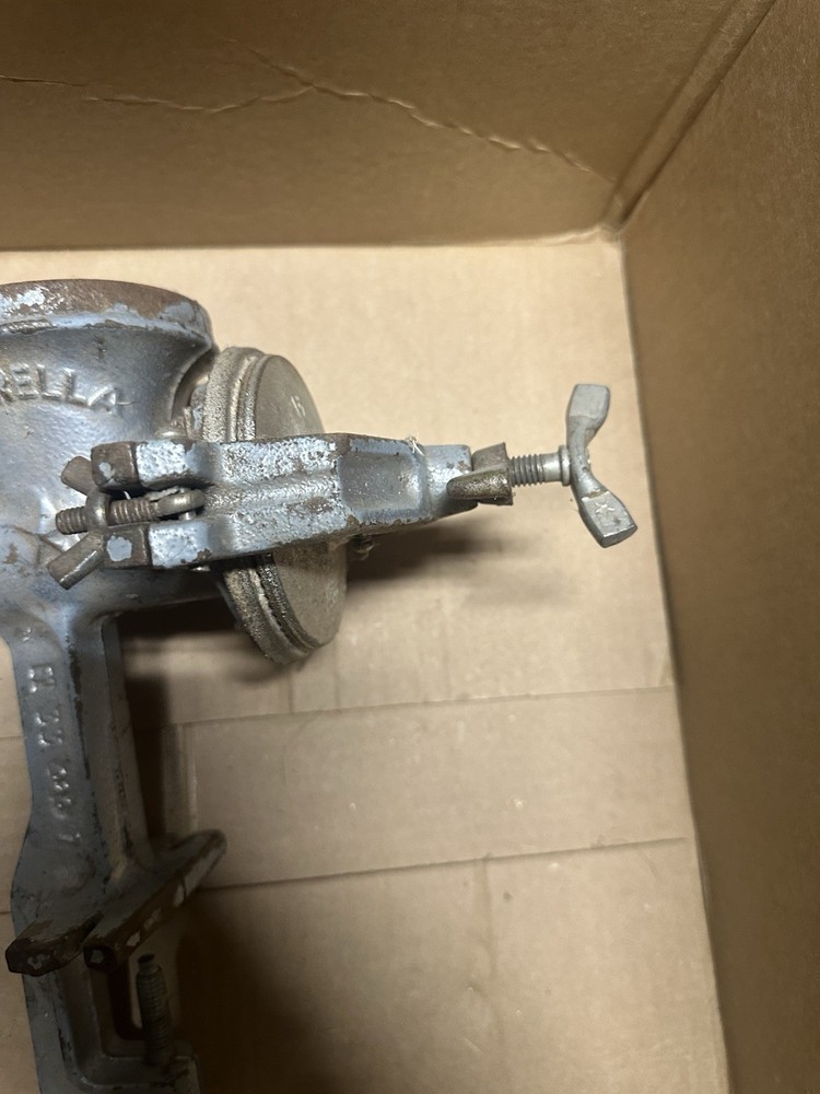 Estrella Grain Corn Grinder Cast Iron