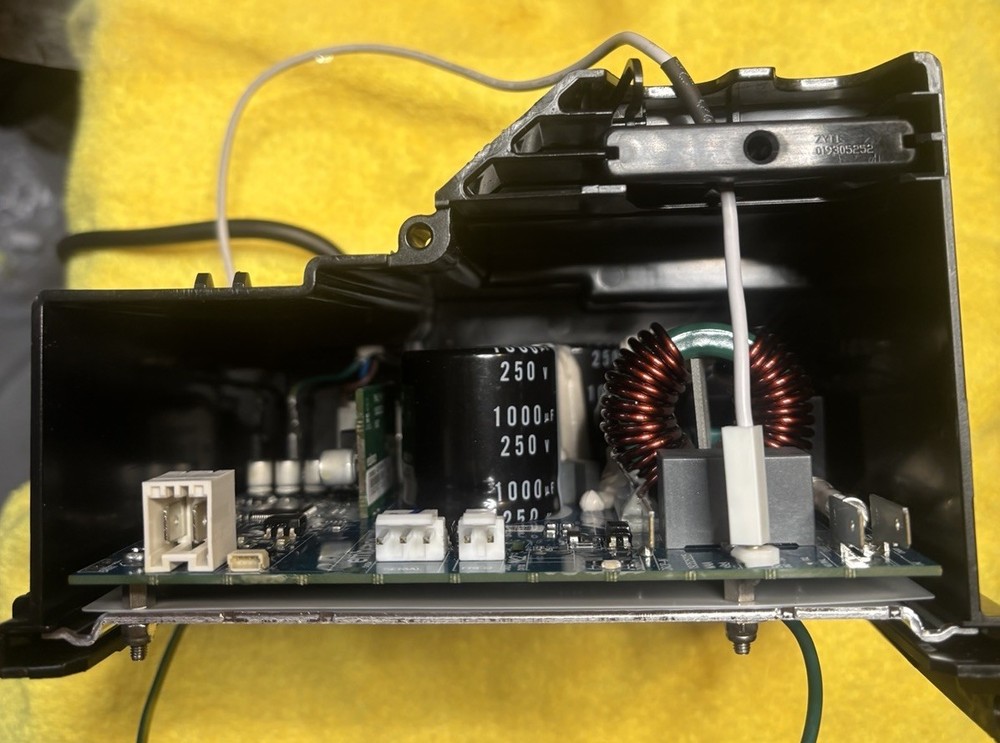 Embraco FMFT415Z Variable Speed Compressor Inverter 120-230V Input 230V 3-Phase