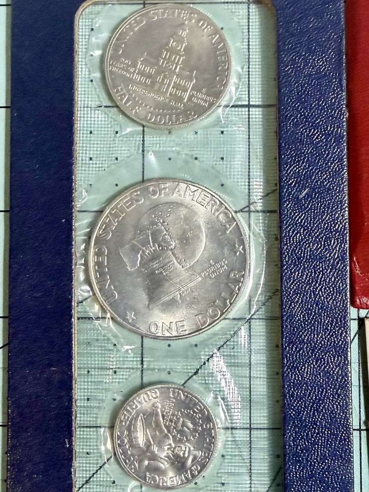 1976 Bicentennial (3 pc. Set) Beautiful Set! 40 % Silver Uncirculated!