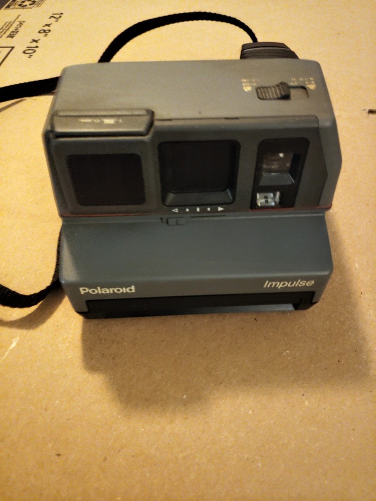 Vintage Polaroid Impulse 600 Camera | Gray | Pop-Up Flash Untested