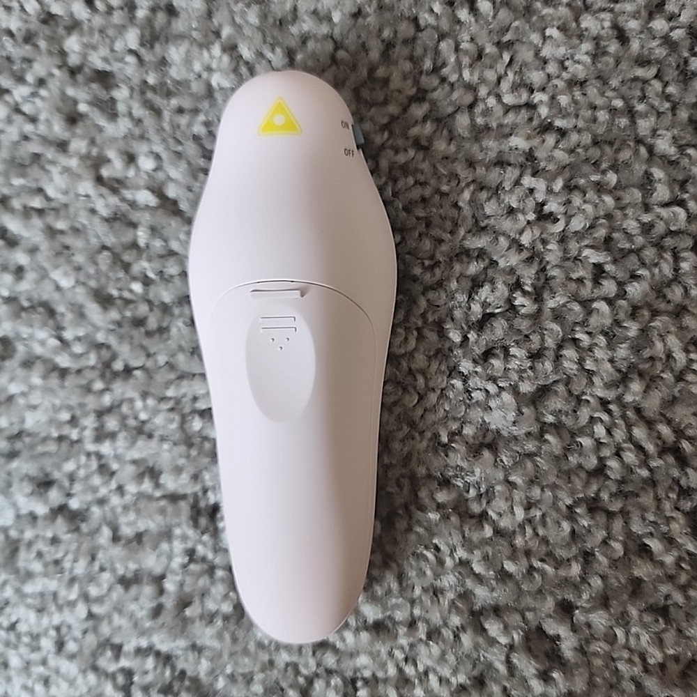 QUI Wireless Presenter PowerPoint Clicker-Pink, Open Box