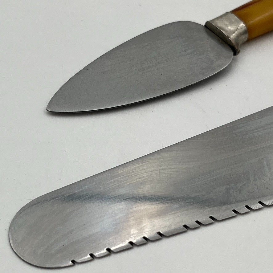 2- VTG Cheese Butter Spreader Bakelite Handle Frontier Forge Knife MCM Kitchen