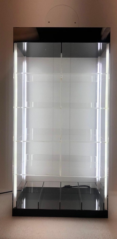 Counter Top Acrylic Display Stand with 4 LED Light Using for Multi-Purpose