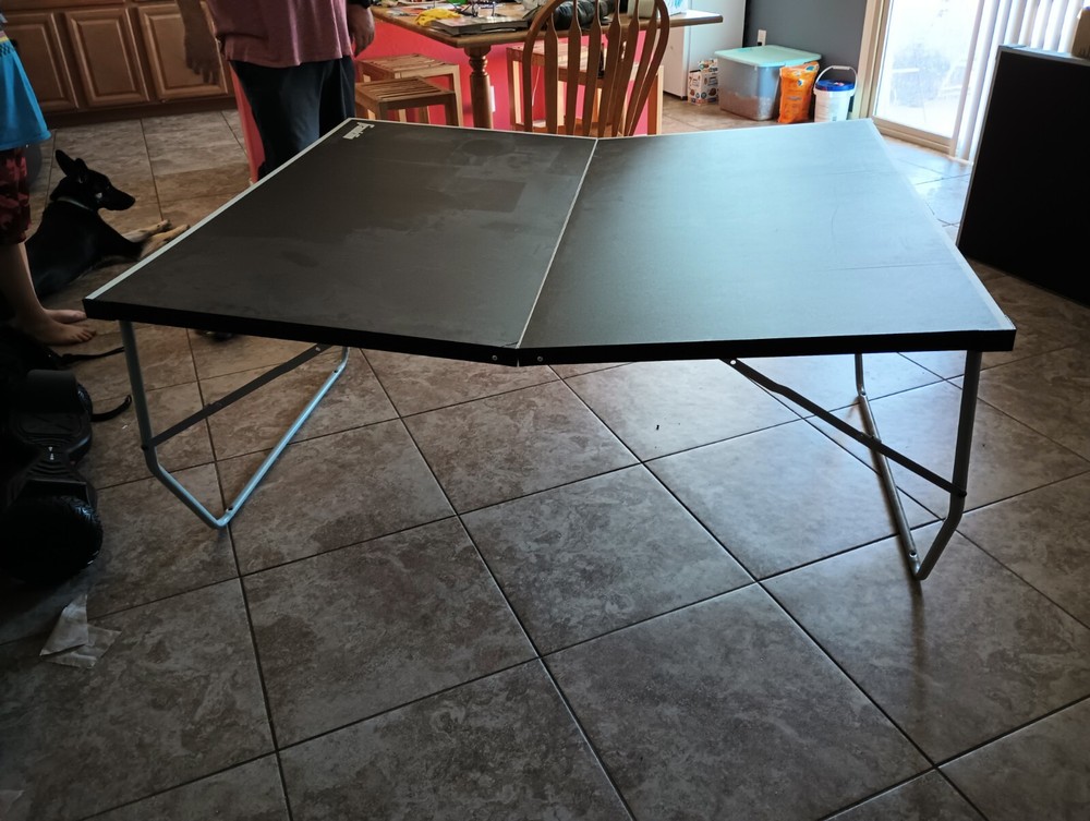 Franklin ping pong table slightly used