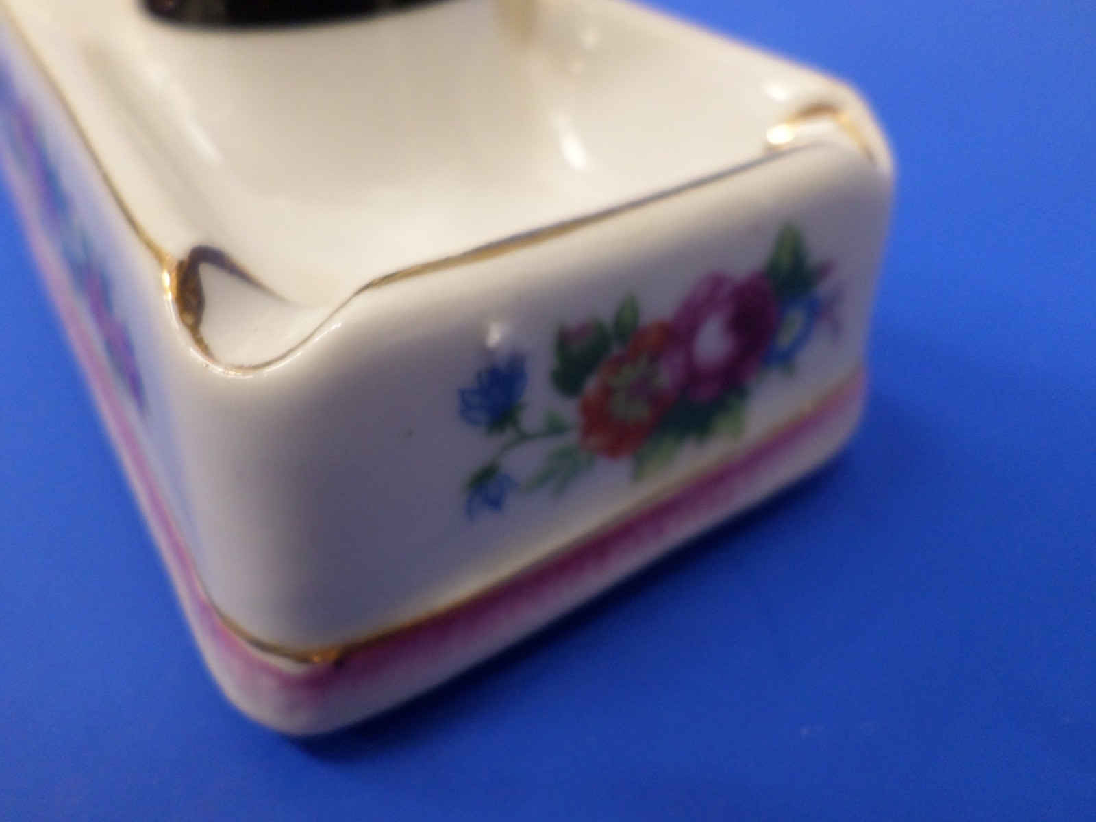 Vintage SEXY Risque Lady w/ Fan Black Shorts Legs NAUGHTY NODDER ASHTRAY