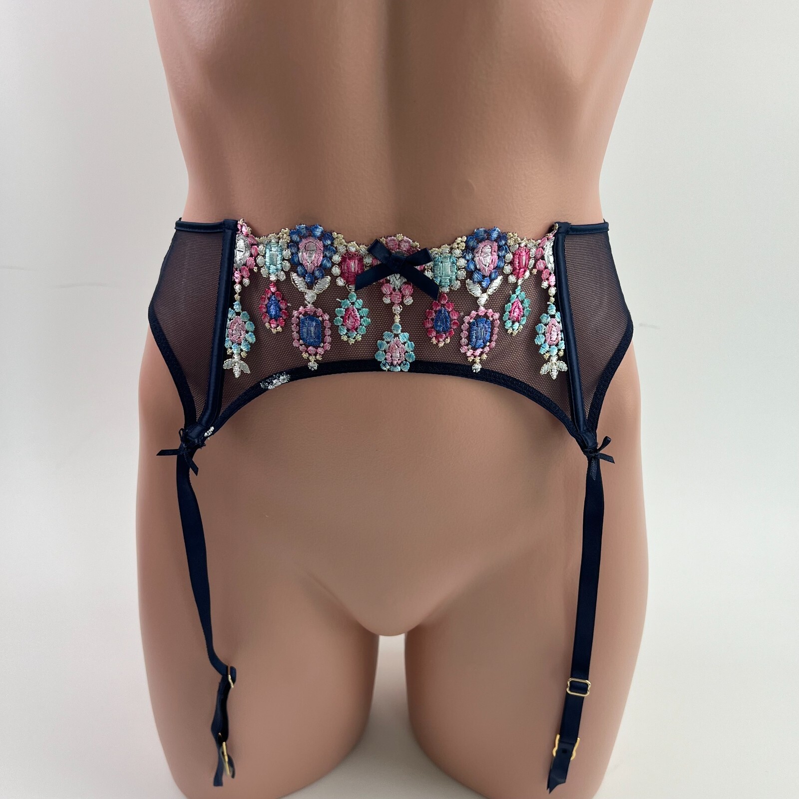 Victoria's Secret Dream Angels Floral Embroidered Garter Belt  Black  XS/S  NWT