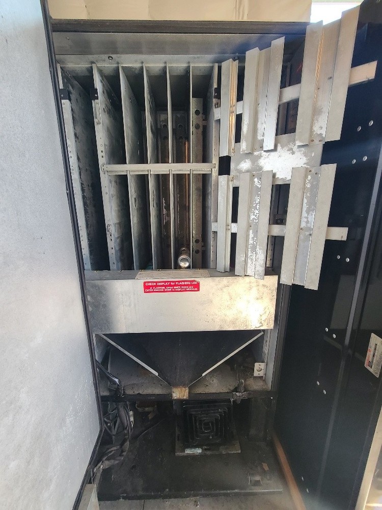 Working dixie narco pop soda vending machine