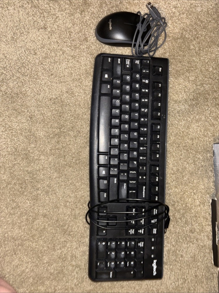 Logitech MK120 (920-002565) Wired Keyboard and Mouse Combo