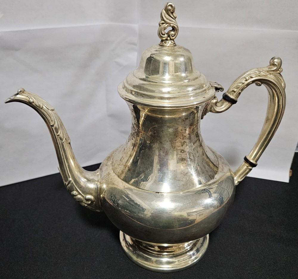 Oneida Silversmiths Sea Crest Coffee Pot