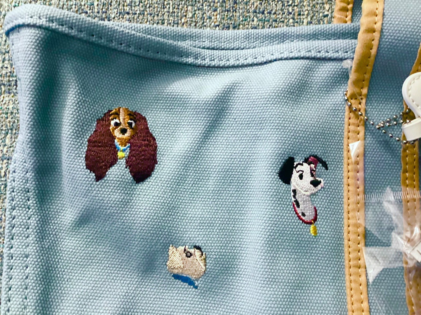 2026 DISNEY THE DISNEY STORE EST 1987 DOGS LARGE CANVAS TOTE BAG & LAPEL PIN SET