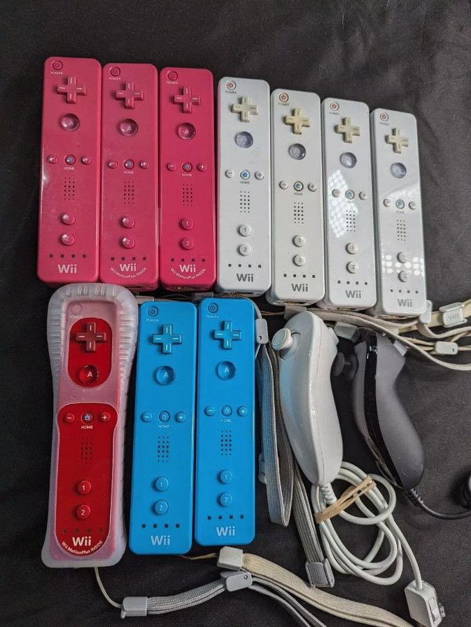 Nintendo Wii Remote Controllers – Authentic OEM – Pick Your Style – Tested