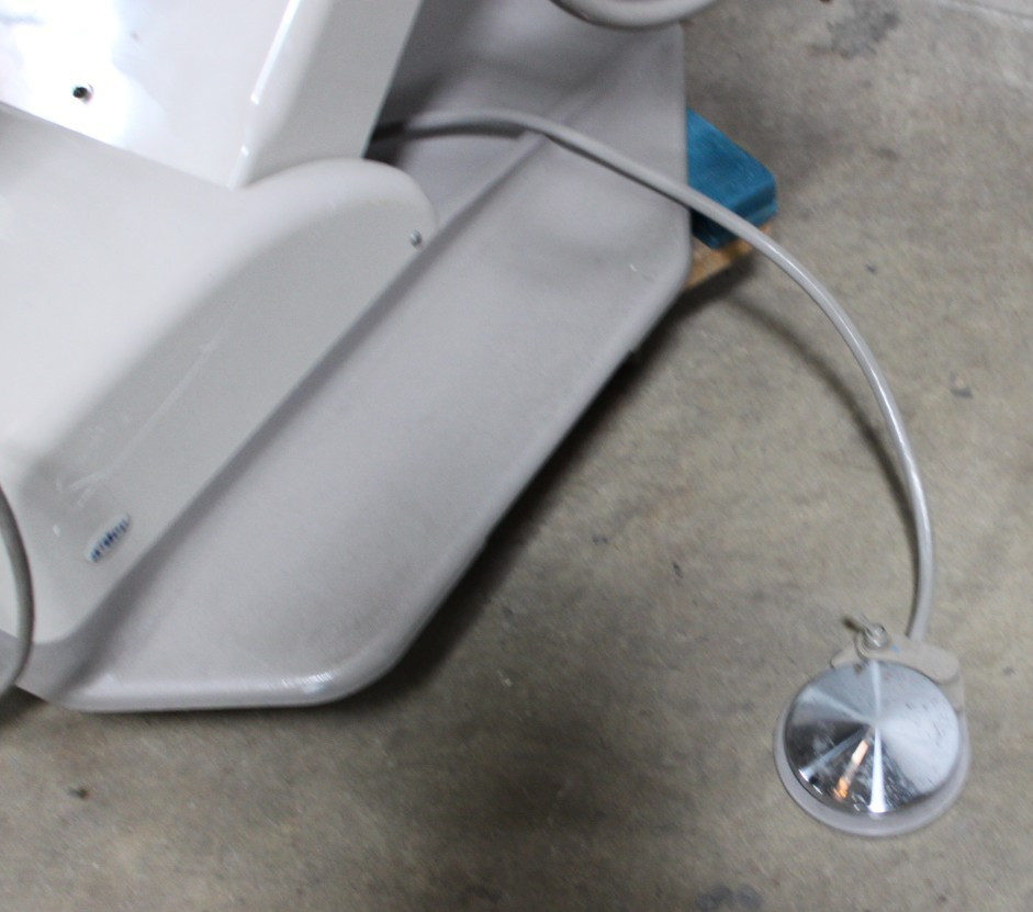 Adec Dental Patient Proma Exam Procedure Chair Unit & Light. Pls see the picture