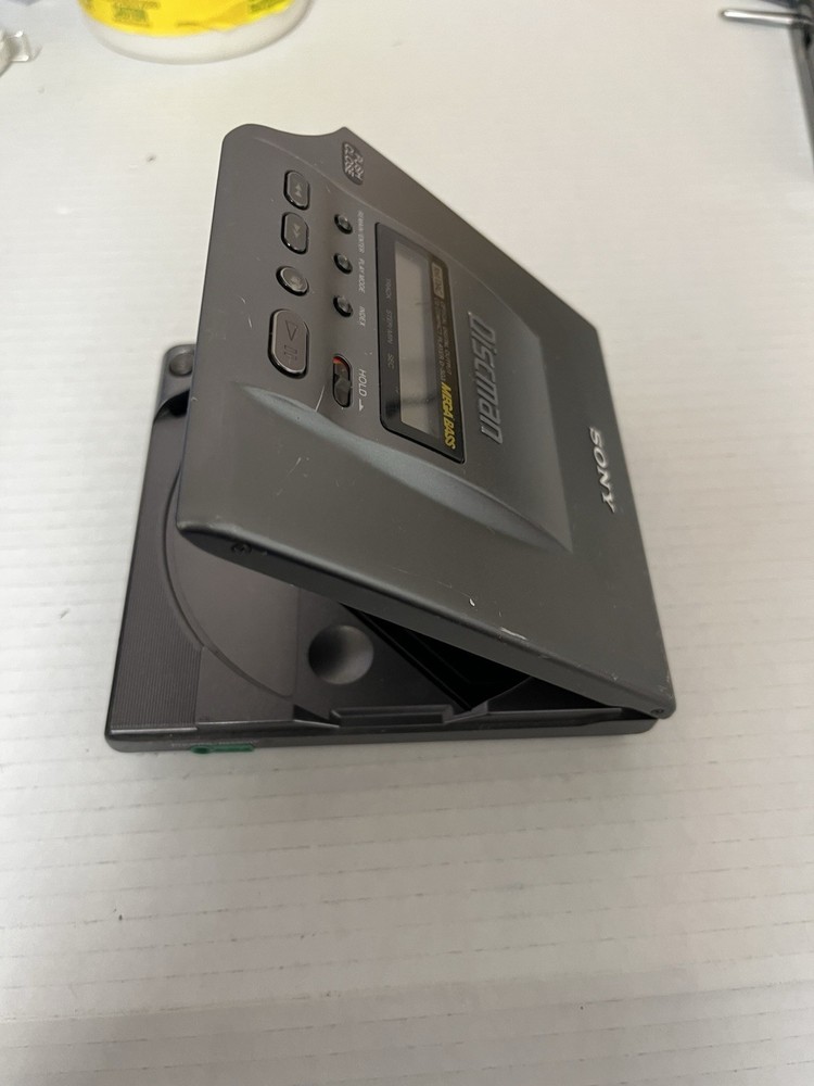 Sony Discman D-303 CD Player with Case, Accessories, Manual. Untested.