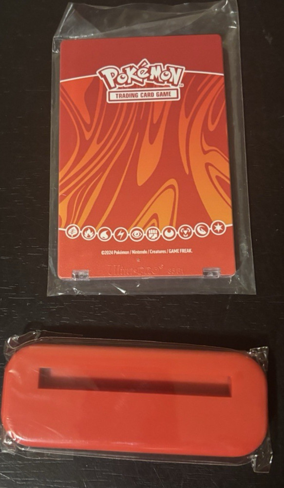 Pokemon TCG Ultra Pro Magnetic Card Display Case