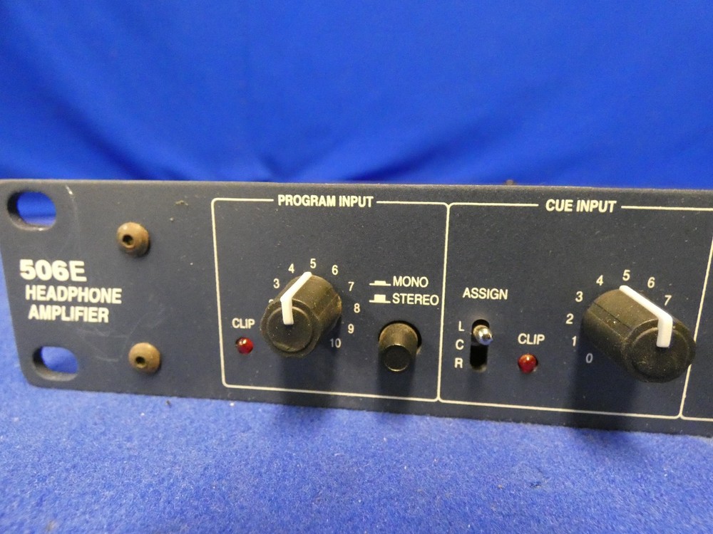 Symetrix 506E Headphone Amplifier (works w/Slight Hum)