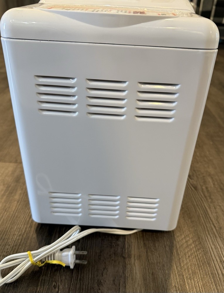 Welbilt The Bread Maker Bread Machine Abm4900 1-2 LB Loaf Capacity