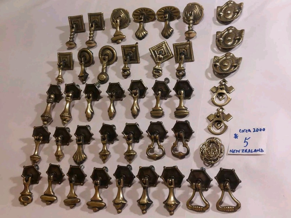Collection Of 328 Handles And Pulls